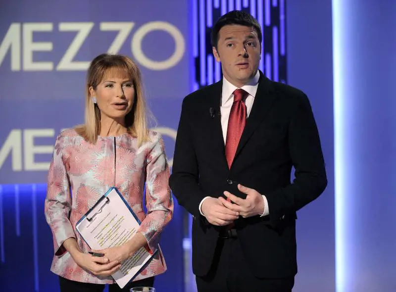 Renzi teledipendente: 5 ore al giorno in tv