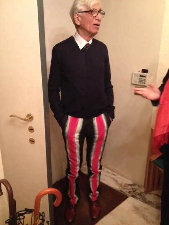 I pantaloni imbarazzanti del fratello dell'Ingegnere