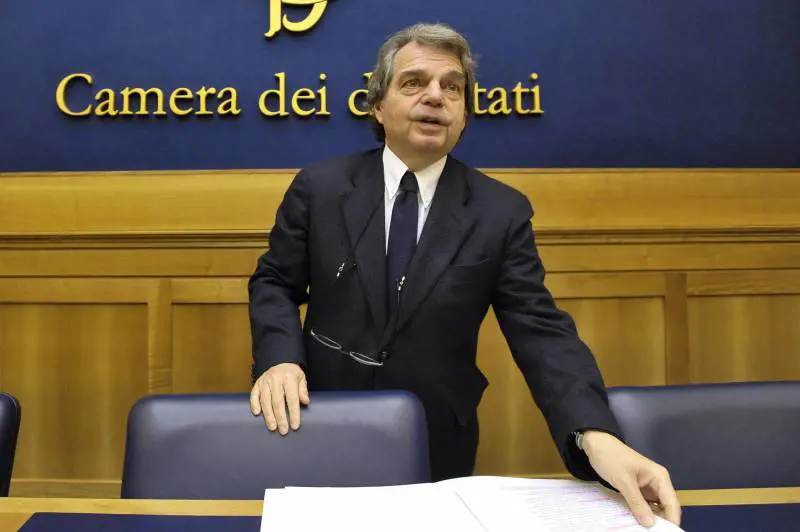 Forza Italia boccia il piano: traditi i senza reddito
