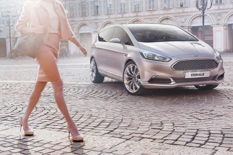 Ford svela a Milano la nuova S-MAX Vignale Concept