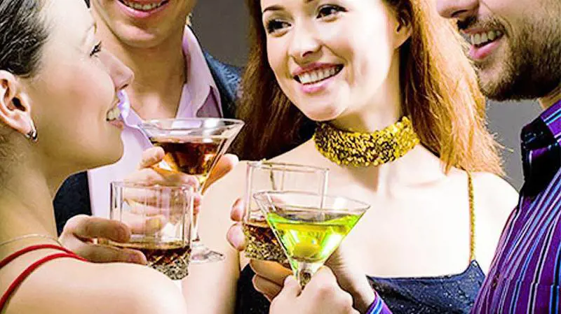 Voglia di un drink di notte? Uno squillo e arriva a casa