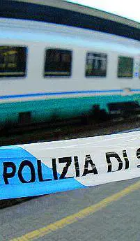 Travolto e straziato dal treno davanti alla mogliePaderno Dugnano