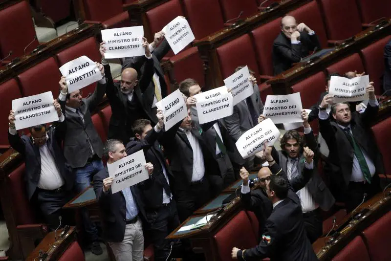 Deputati della Lega chiedono le dimissioni di Alfano