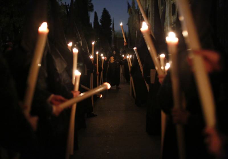 Processione con le fiaccole a Siviglia