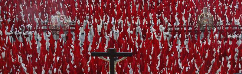 Zamora: decine e decine di penitenti sfilano dinnanzi al Crocifisso