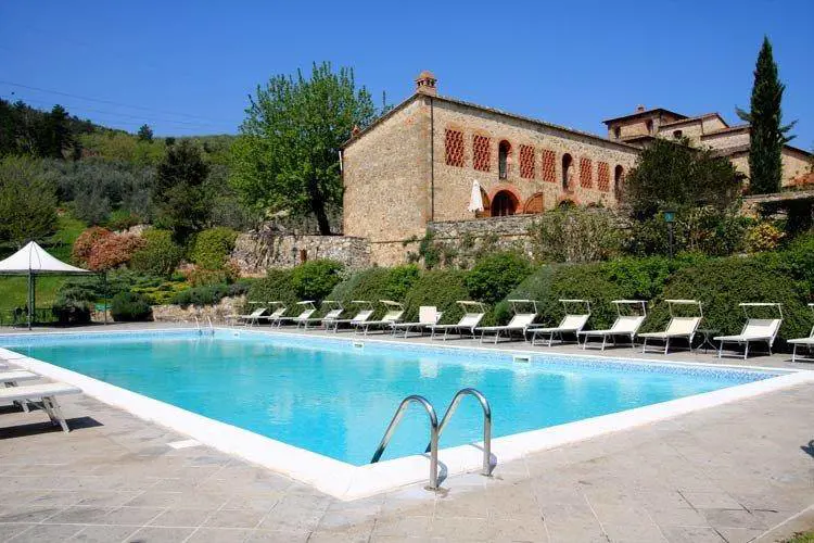 Ancora un'immagine di una villa a Bucine