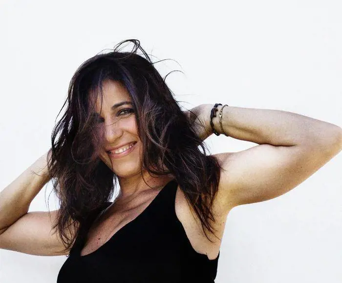 Paola Turci ha composto "Devi andartene" per Berlusconi