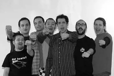 In "Cheope" i Vallanzaska cantano: "Confondo Berlusconi con il male ma questa volta è proprio uguale"