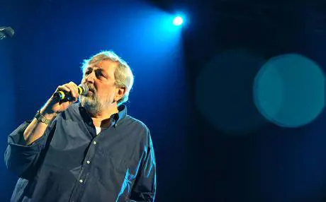 Francesco Guccini si rivolge a Berlusconi in "Nostra signora dell'ipocrisia"