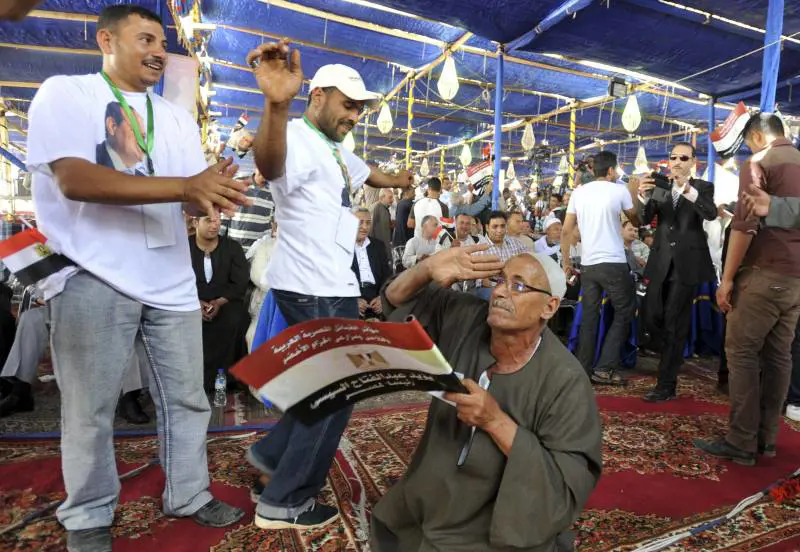 Manifestazione in favore di Sisi a Sadat City