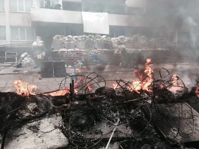 I filo russi a Mariupol hanno conquistato il municipio 