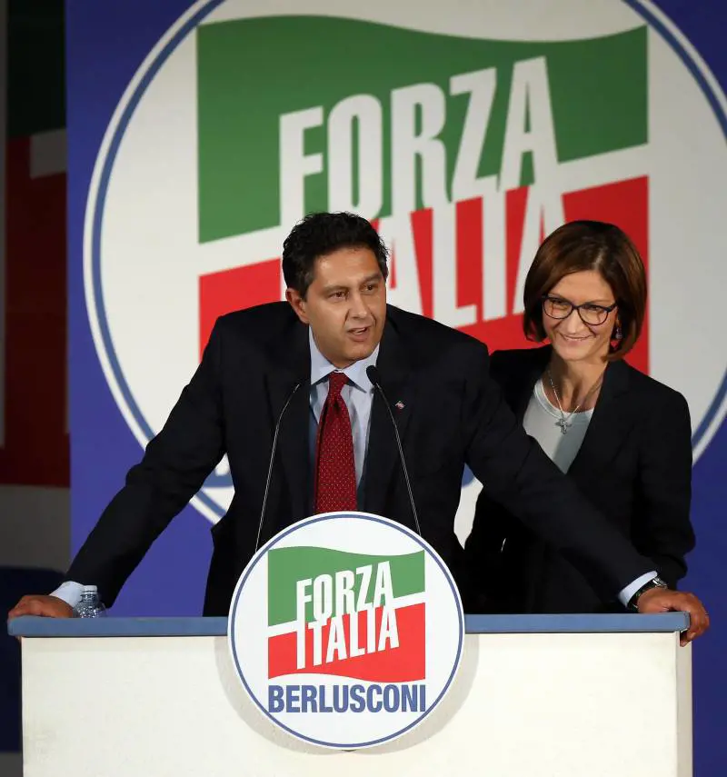 Dalle "sciure" ai primari ritorna la Milano del Cav