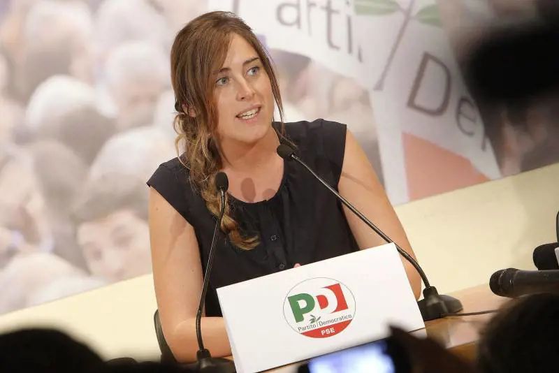 La Boschi al fianco di Mika: "Rompiamo il silenzio"