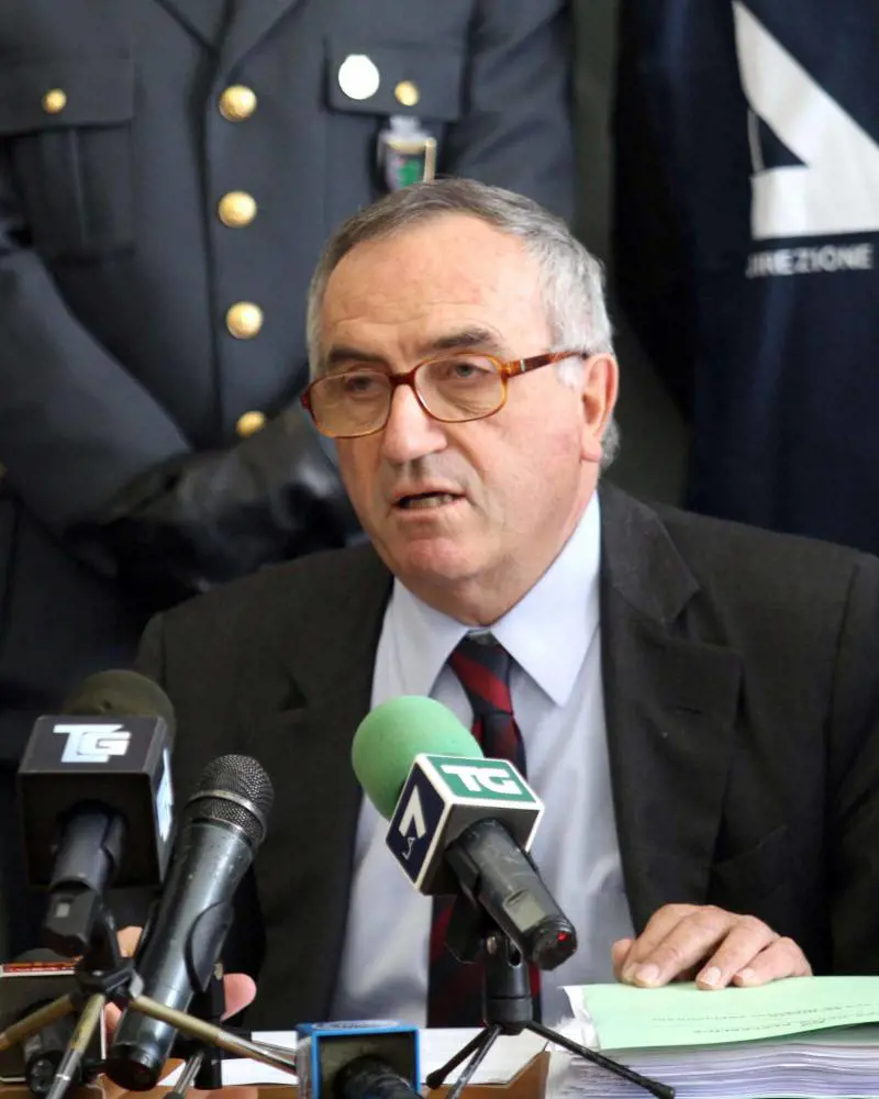 Il procuratore Bruti Liberati indagato dalla procura di Brescia: omissione di atti d'ufficio