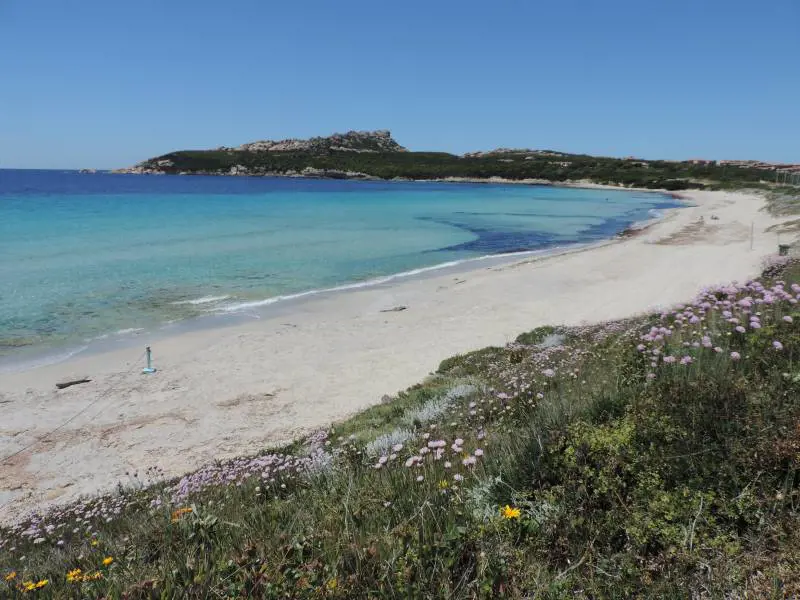 Vacanze in Sardegna con la formula soggiorno e trasporto