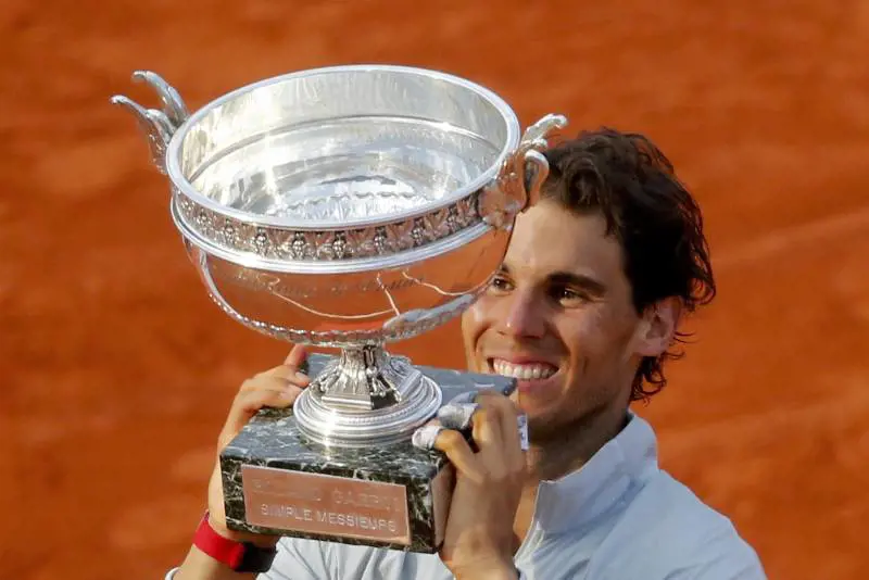 La nona di Nadal a Parigi: trionfo storico su Djokovic