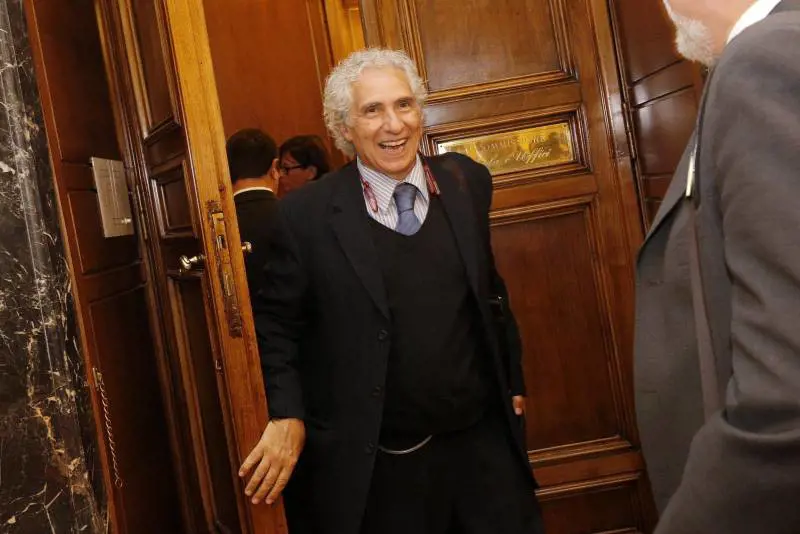 Jobs act, Mineo attacca Renzi: "Ha la faccia da grullo"
