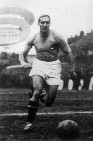 «Un giorno ho visto fare da Meazza un numero eccezionale: arresto al volo di un cross lungo, scatto e ondeggiamento in corsa, dribbling secco e gol lento. Quasi una carezza...» Ferruccio Valcareggi