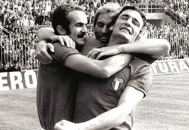 «Riva gioca un calcio in poesia. È un poeta realista...» Pierpaolo Pasolini
