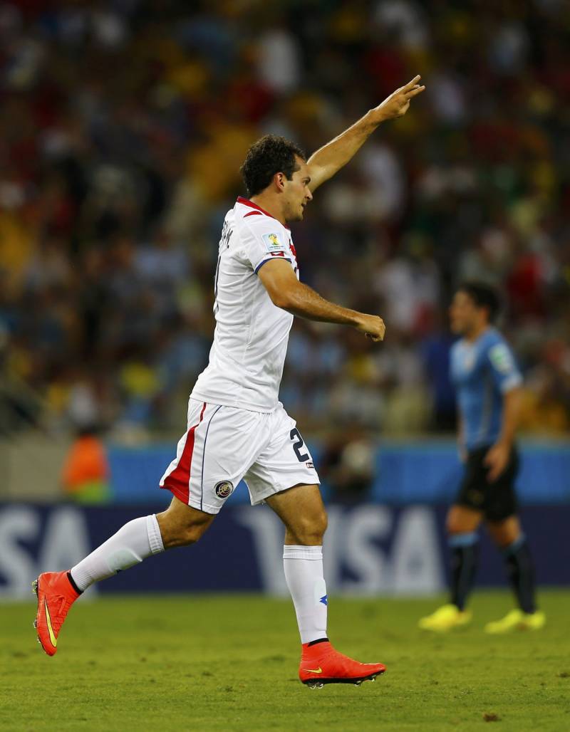 Marco Urena celebra il terzo goal per il Costa Rica