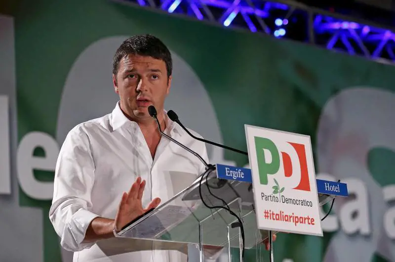 Welfare, statali e gay: Matteo piazza le mine per tornare alle urne