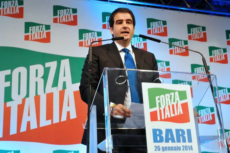 Fitto il "ribelle"? Sulle barricate si spettina...