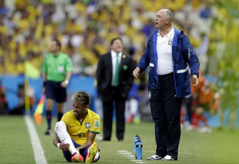 Scolari si aggrappa a Neymar per il suo Brasile