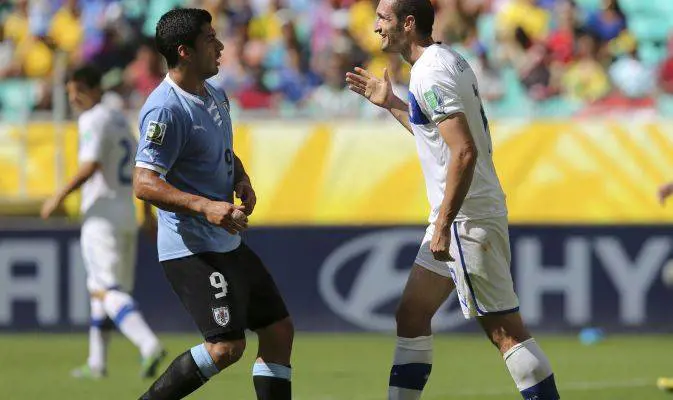 Da Chiellini solidarietà a Suarez