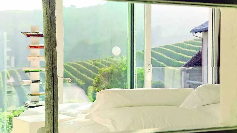 Vacanza a tutto relax tra arte, vigne e Barolo nel resort dei «cru»