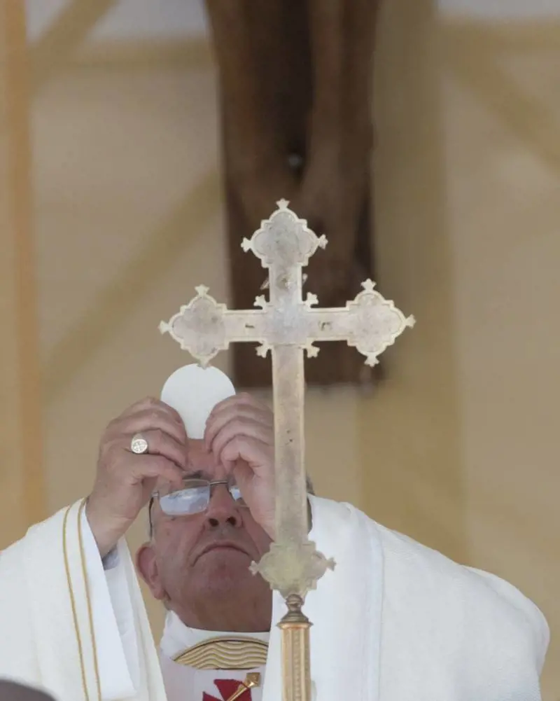 Papa Francesco celebra la messa a Sibara