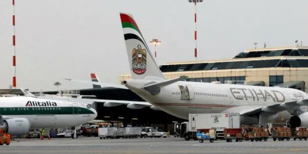 Alitalia, partita la risposta alla lettera di Etihad. Domani il cda
