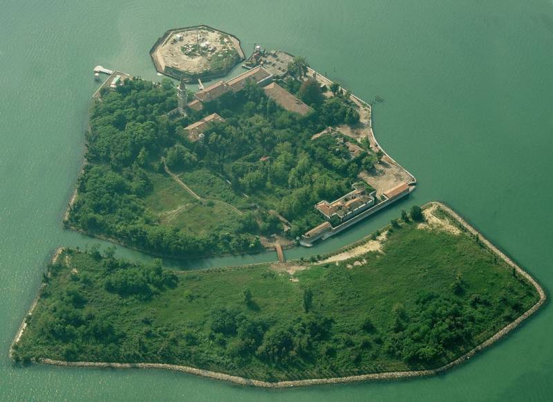 L'isola di Poveglia (Venezia)  