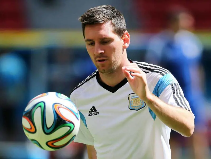 Messi alla Maradona. Lo aspetta la storia e diventa capopopolo