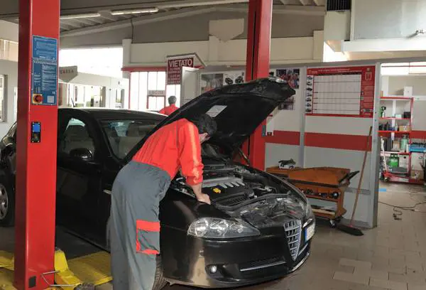 Revisione, la Motorizzazione smentisce: "Niente multa in automatico"