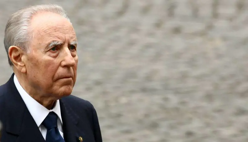 Muore all'estero senza perché. Non c'è reato grazie alla sinistra