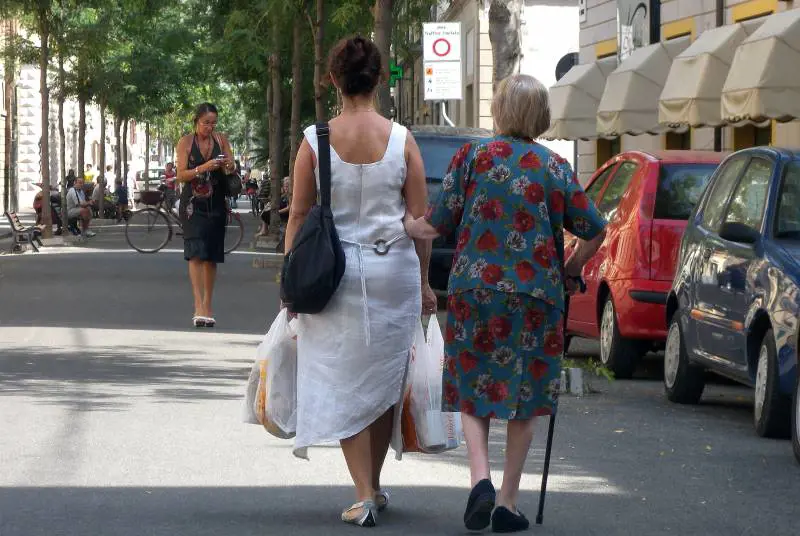 Furti, ricatti e seduzione: l'altra faccia delle badanti