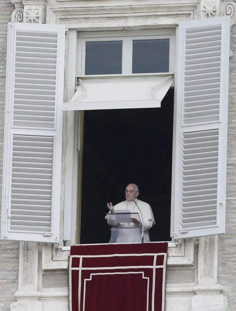 L'appello del Papa contro la guerra: "Fermatevi. Basta bambini morti"