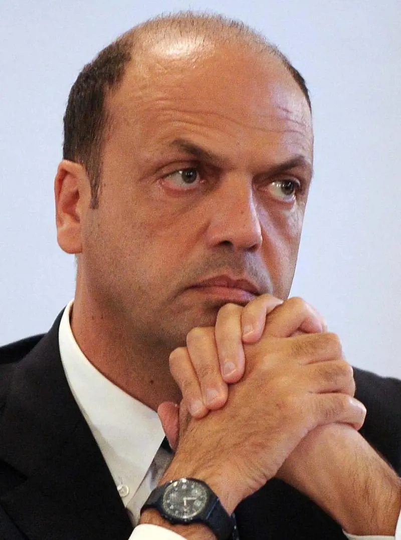Alfano: "Ci sono le condizioni per sbloccare gli stipendi della Polizia"