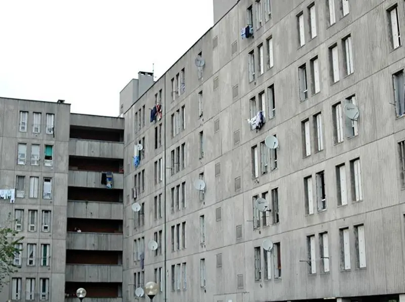 La legge della giungla a Milano. Ogni mese 80 case occupate