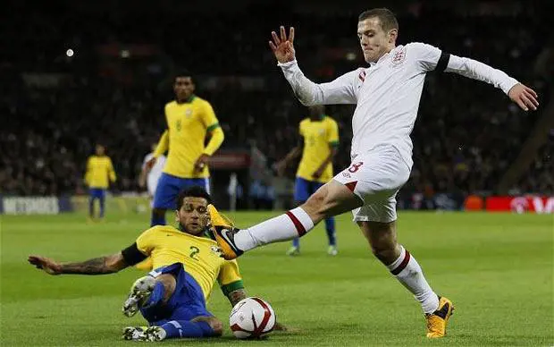 Dani Alves in maglia gialloverde