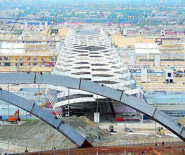 «Non date le caserme ai nomadi»