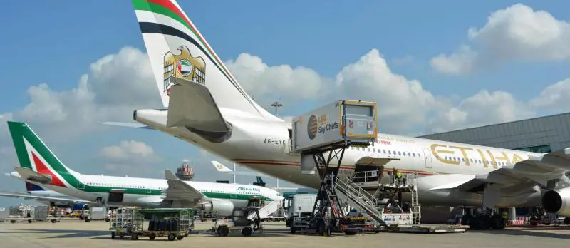 Le compagnie aeree cambiano le regole: "Mai meno di due piloti in cabina"