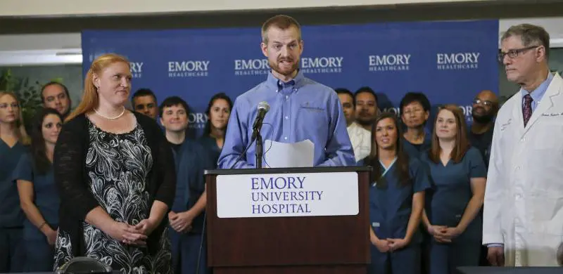 Guarito il medico Usa contagiato dall'ebola