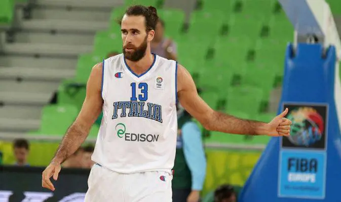 Per Datome, miglior marcatore azzurro, un'altra grande prova in Nazionale