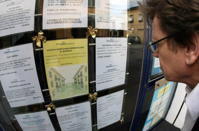 Italiani sempre più morosi. Colpa delle tasse e della crisi