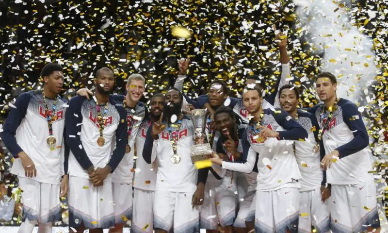 Foto di gruppo per gli Usa, campioni del Mondo