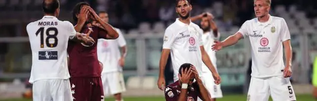 La disperazione granata al calcio di rigore sbagliato da El Kaddouri