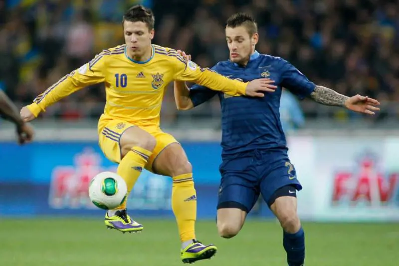 Konoplyanka, in azione durante lo spareggio per i mondiali con la Francia