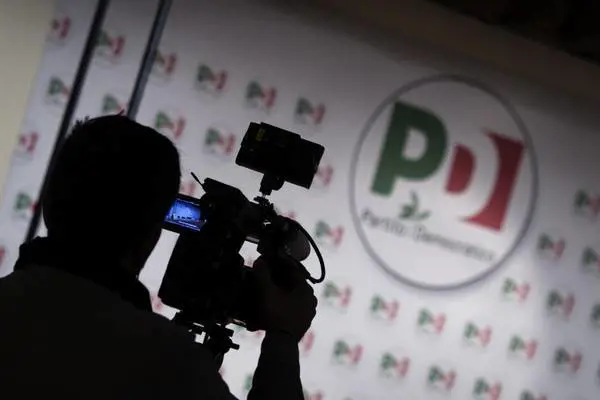 "Porta l'industriale a cena". L'idea del Pd per racimolare 5mila euro a serata