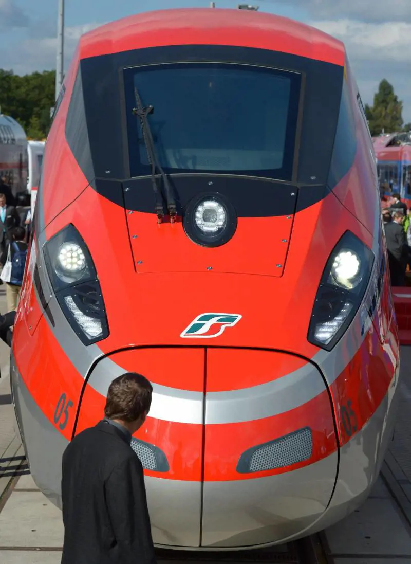 Uomo travolto da un Frecciabianca a Fano